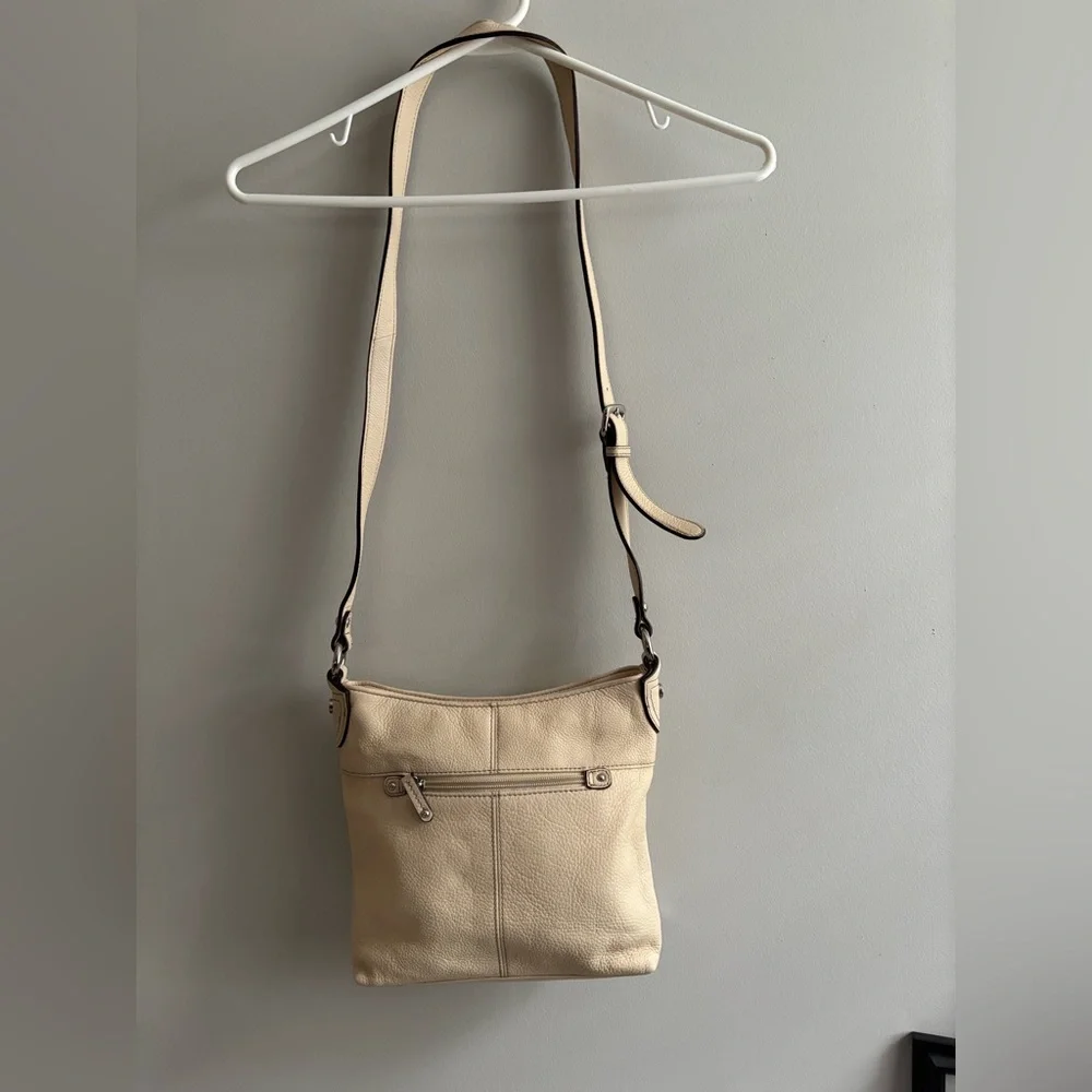 Tignanello Cream Leather Shoulder Bag - Picture 3 of 16